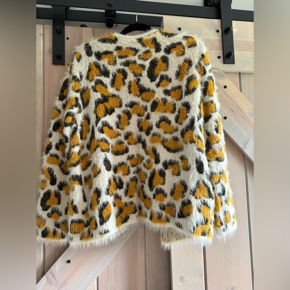 LIKE NEW &Merci Leopard Fuzzy Cardigan - Picture 7 of 8